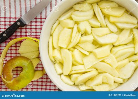 Sliced Peeled Apples